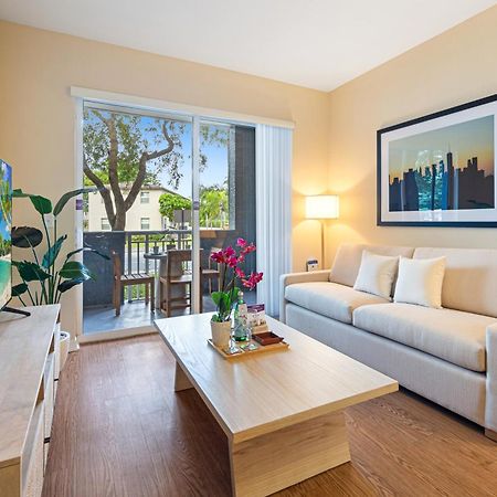 Dharma Home Suites South Miami At Red Road Commons エクステリア 写真
