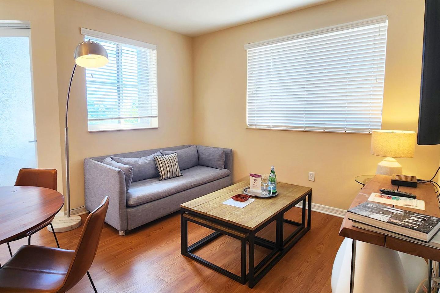 Dharma Home Suites South Miami At Red Road Commons エクステリア 写真