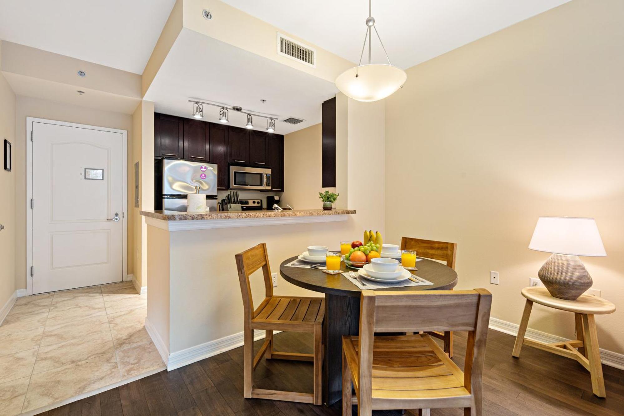 Dharma Home Suites South Miami At Red Road Commons エクステリア 写真