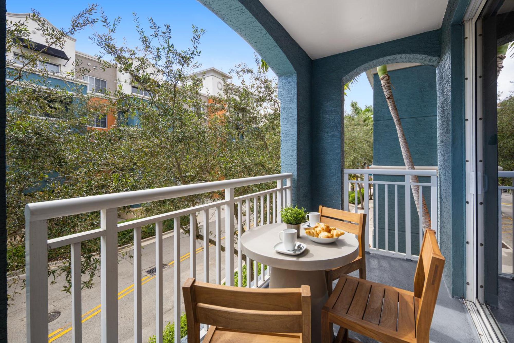 Dharma Home Suites South Miami At Red Road Commons エクステリア 写真