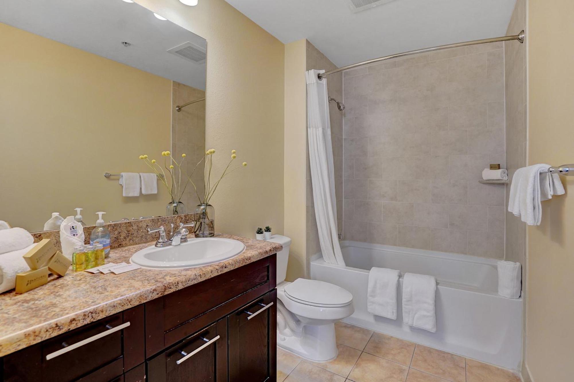 Dharma Home Suites South Miami At Red Road Commons エクステリア 写真