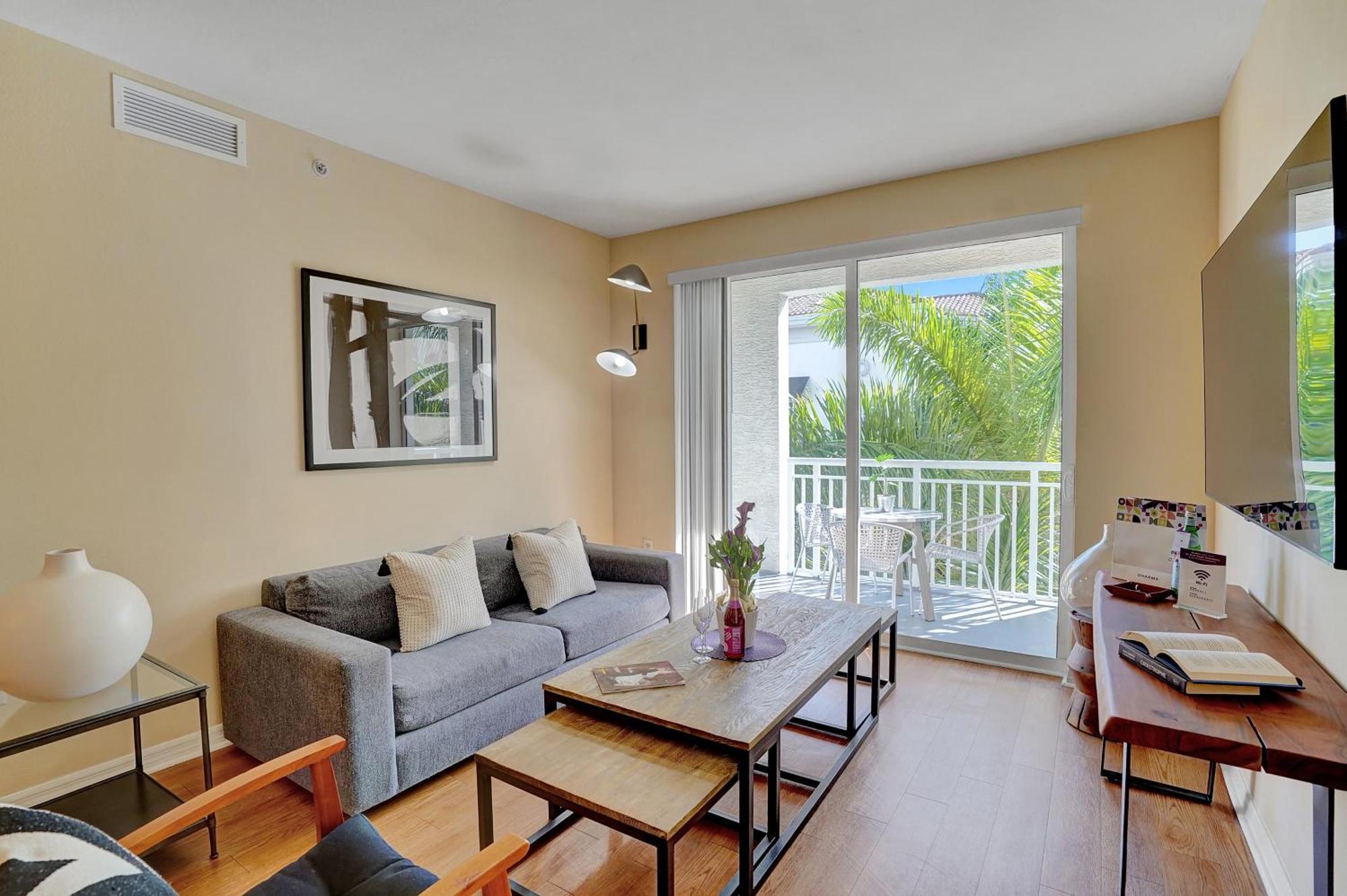 Dharma Home Suites South Miami At Red Road Commons エクステリア 写真